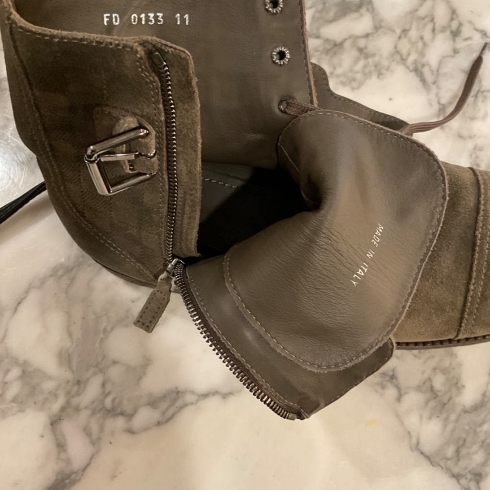 Louis Vuitton men’s boots 11 - Picture 8 of 8